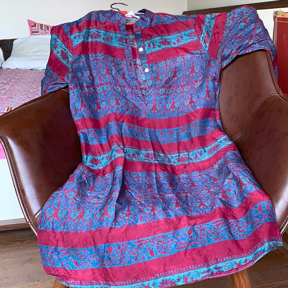 Rich and beautiful silk kurti. By designer Anupamaa. Best fits size S. - Picture 5 of 12